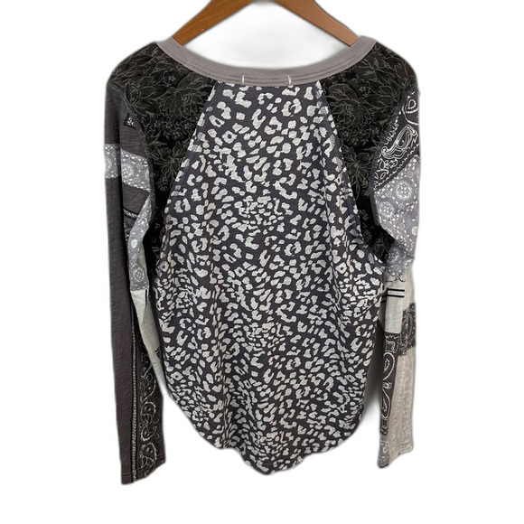 We The Free Free People Grey Friday Night Contrast Sleeve Animal Top Size Small - Picture 4 of 15